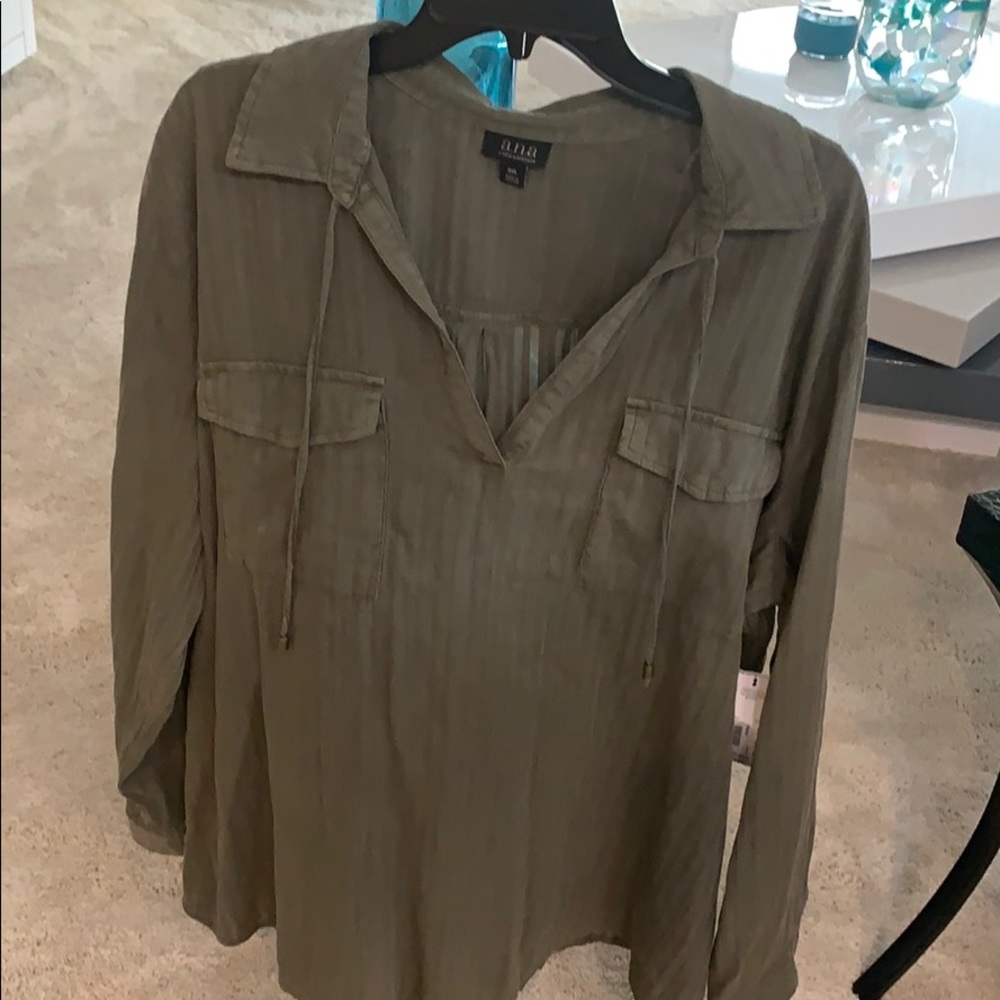 TRENDY GREEN PULLOVER TOP GREAT W/JEANS